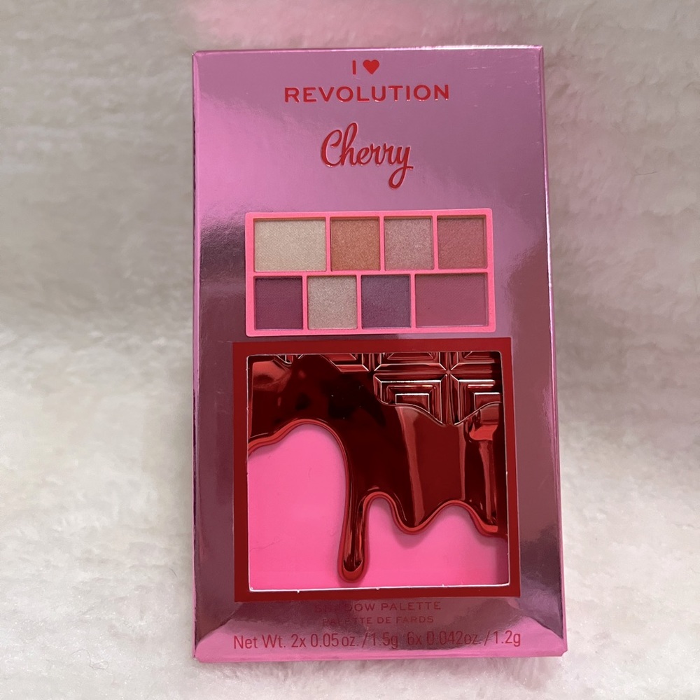I ❤️ Revolution eyeshadow palette cherry 🍒